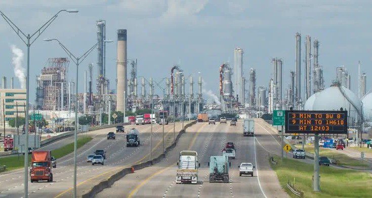 image of 225 in Houston/Pasadena heading toward plants